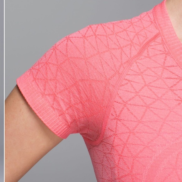 Lululemon Swiftly Tech Short Sleeve Sz 4 - Picture 9 of 10